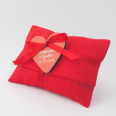 pochette portaconfetti bomboniere matrimonio ciondolo cuore confezionata ROSSO lato